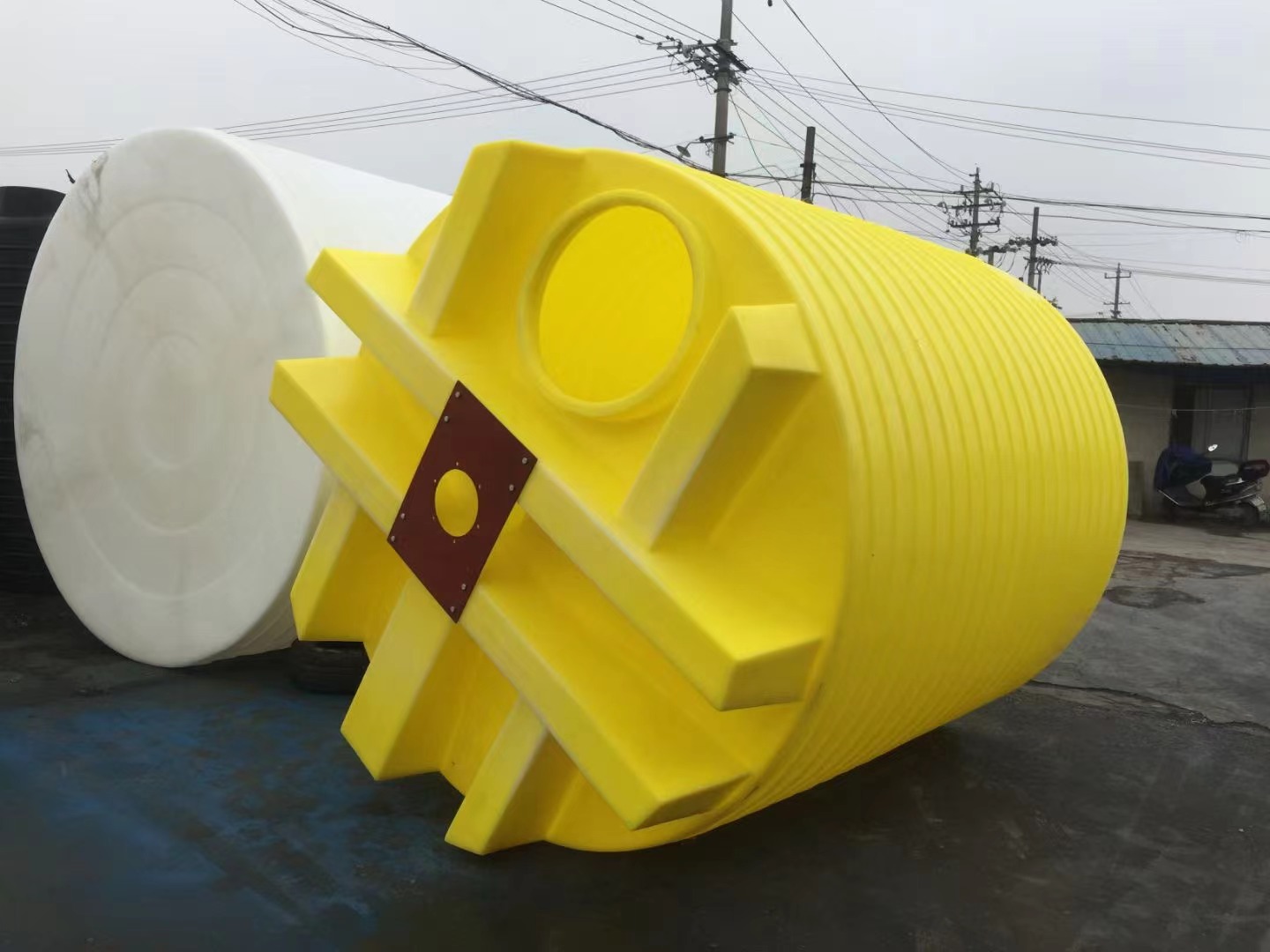 附近塑料容器加工廠地址在哪里？誰知道附近塑料水箱容器地址電話？